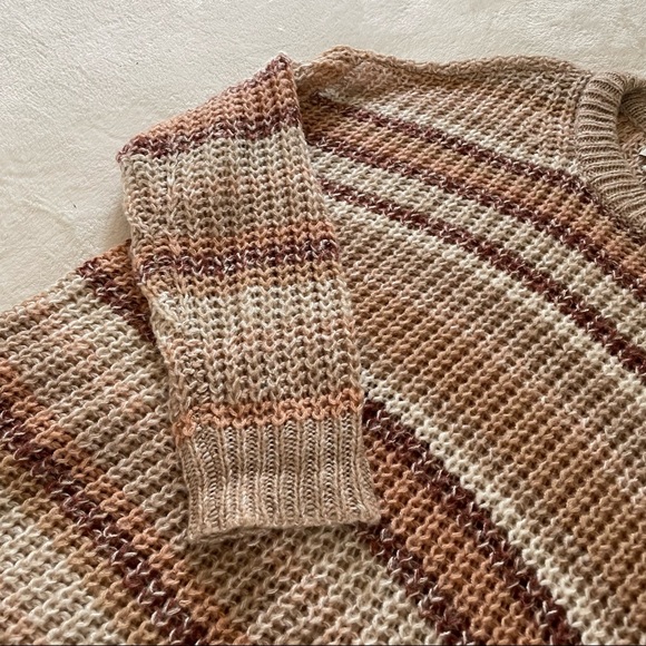 NWOT AE Oversized Knit Sweater - Picture 4 of 5